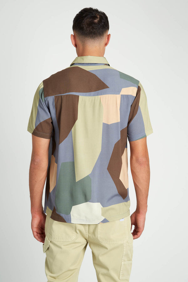 Native Youth FRAGMENT ABSTRACT PRINTED LENZING™ ECOVERO™ VISCOSE SHIRT