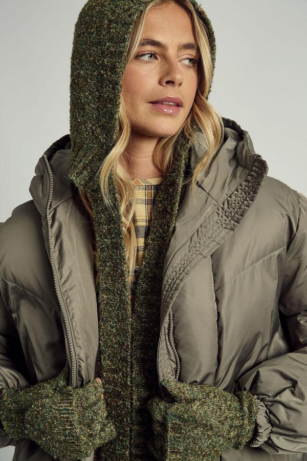 native youth KNITTED BONNET HAT IN GREEN