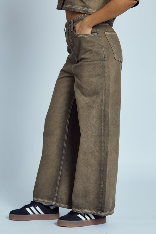 Native Youth LACY BARREL LEG WASHED JEAN