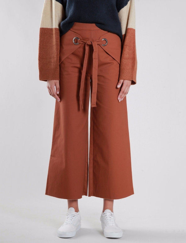 native youth MARIA PANT