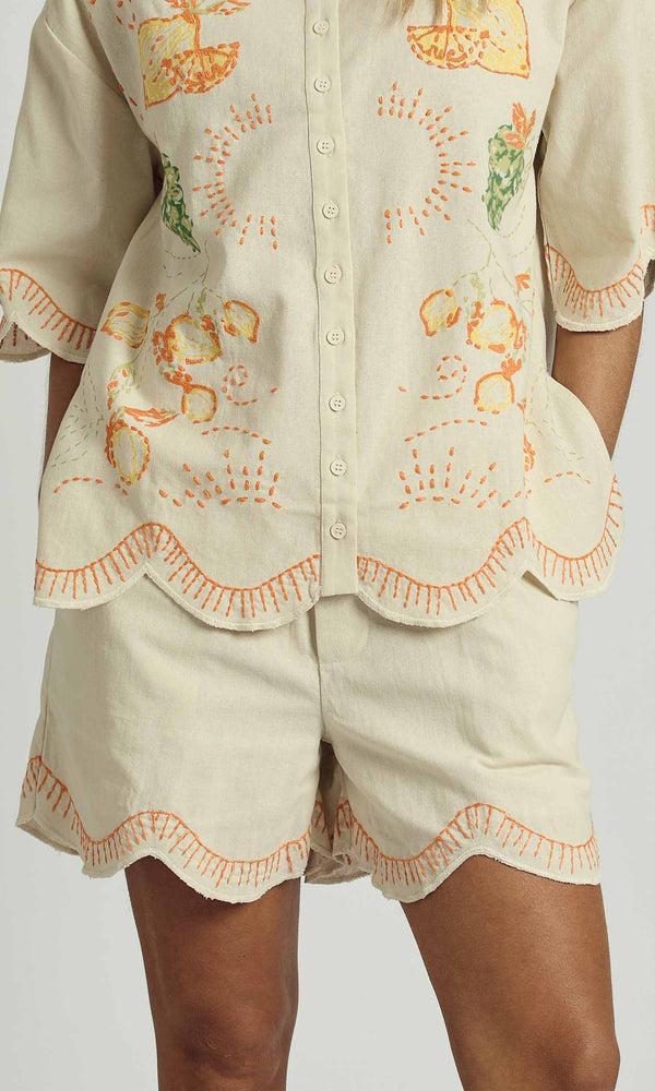 native youth SOLSTITCHERY BEACH EMBROIDERED SCALLOP EDGE SHORTS IN WHITE