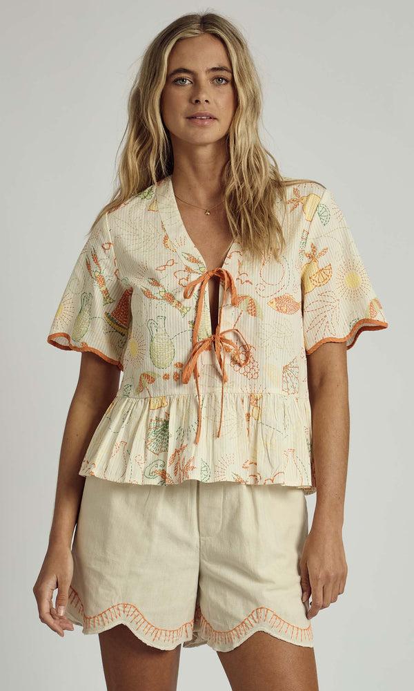 native youth SOLSTITCHERY BEACH TIE DETAIL BLOUSE IN MULTI
