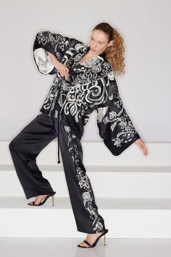 Natori Couture Nouveau Embroidered Silk Kimono Black