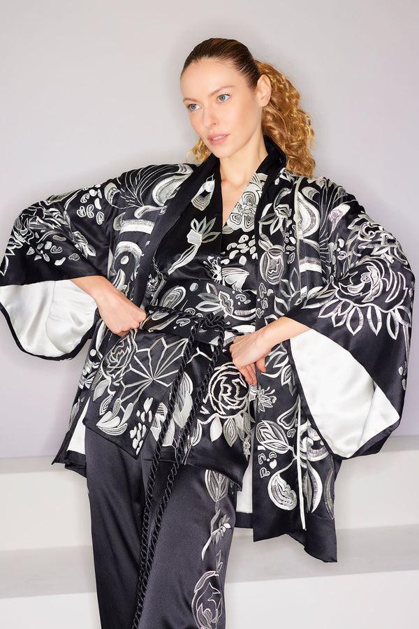 natori Couture Nouveau Embroidered Silk Kimono Black