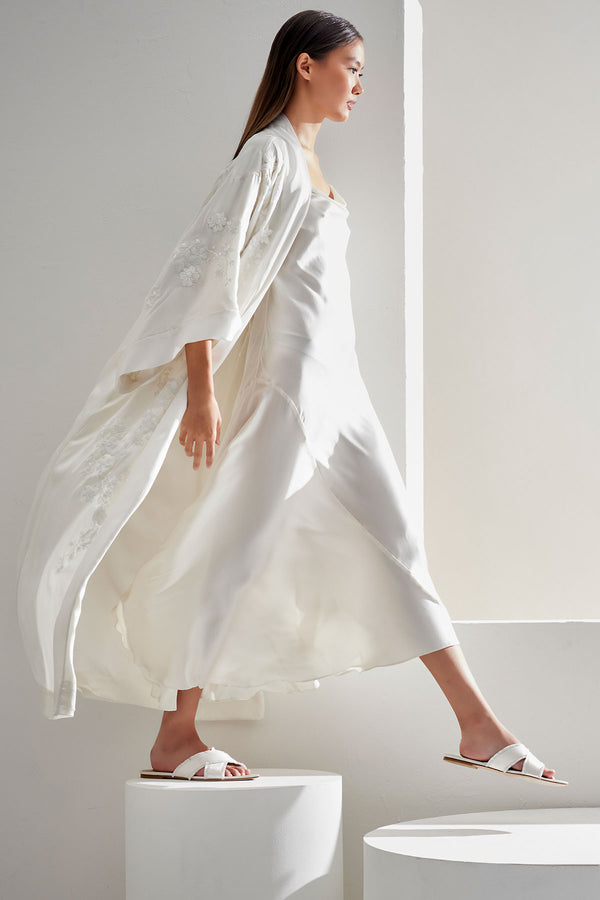 Natori Couture Sakura Embroidered Silk Robe Warm White