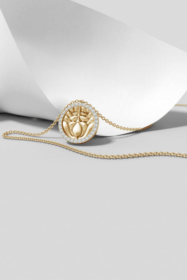 natori Kamon 14k Diamond Border Pendant Necklace 14K Yellow Gold