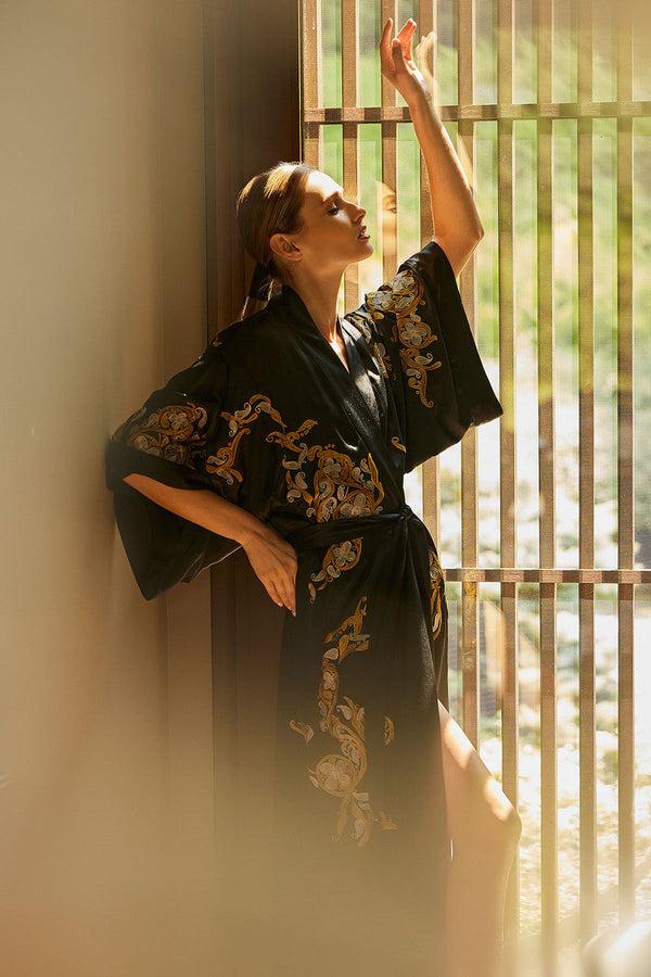 natori Couture Ottoman Embroidered Silk Robe Black