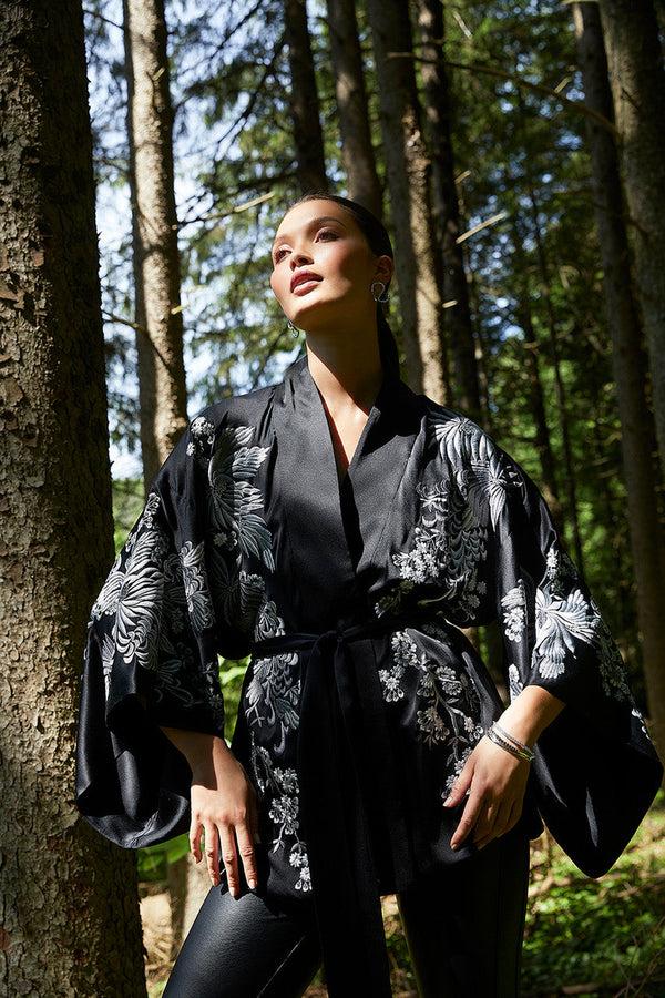 Natori Dragon Embroidery Silk Wrap Black