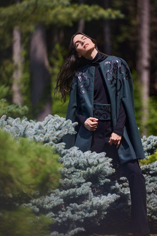 natori Felt Embroidered Cape Bottle Green