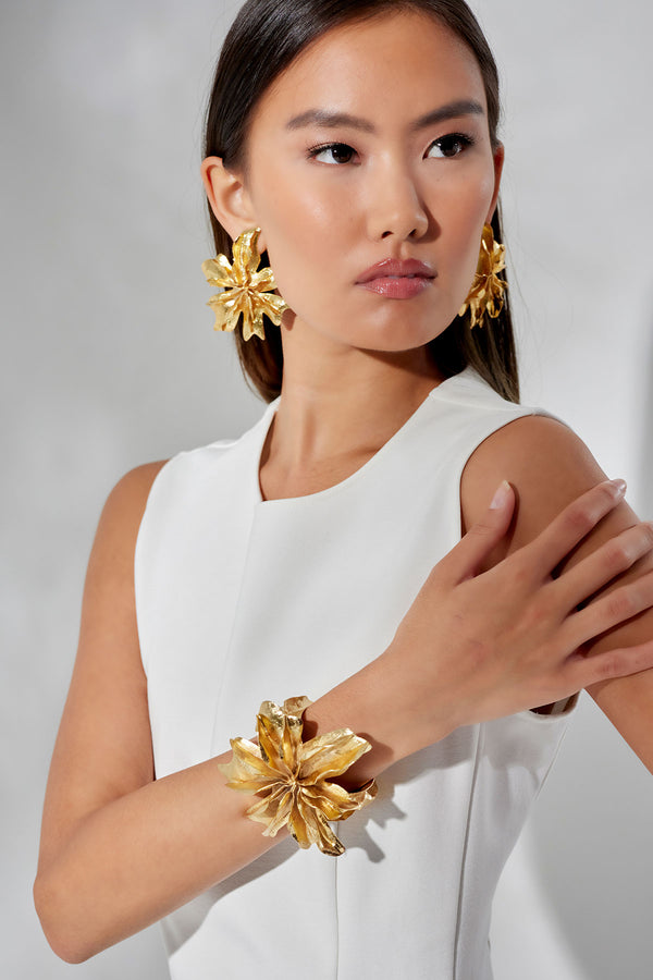 Natori Gold Plated Brass Floral Earrings Gold