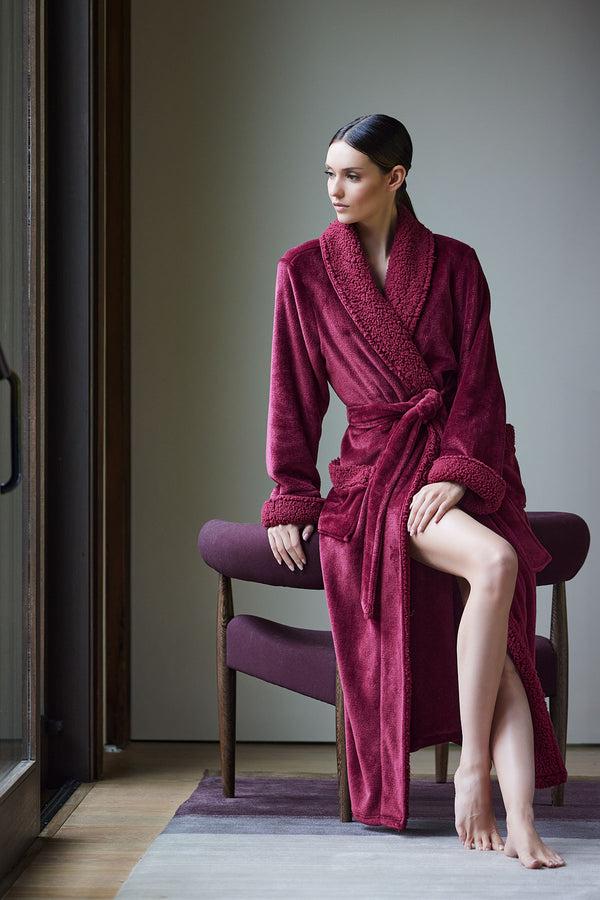natori Plush Sherpa Robe Cherry Lacquer