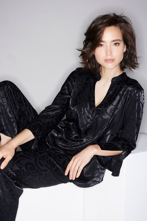 natori Scroll Satin Jacquard Long Sleeve PJ Black