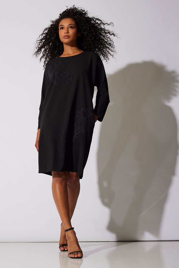 natori Scuba Crepe Embroidered Wedge Dress Black