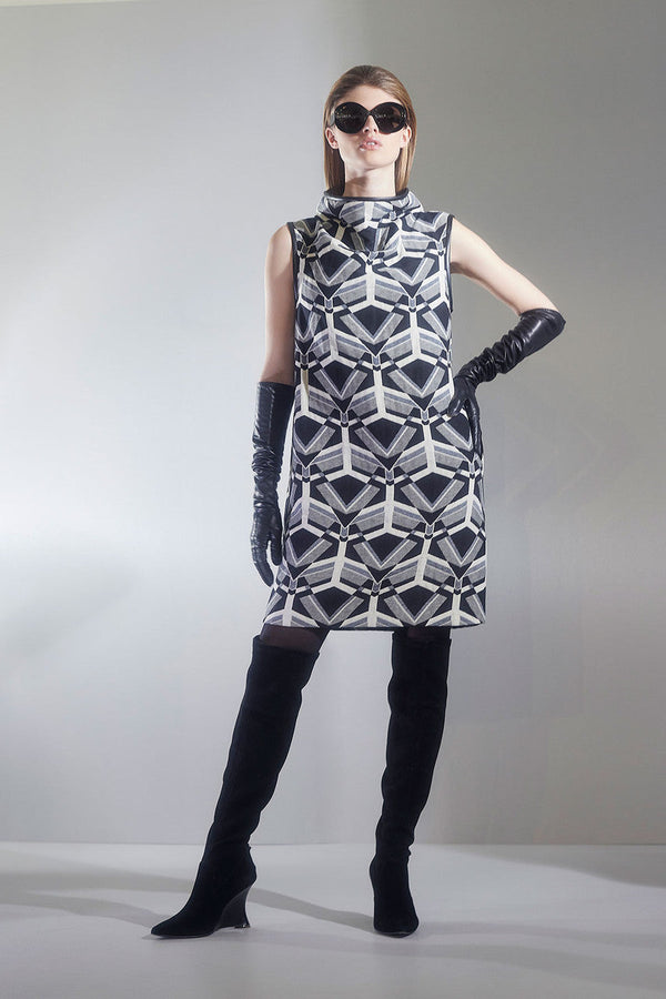 natori Yantra Funnel Shift Dress Black/White