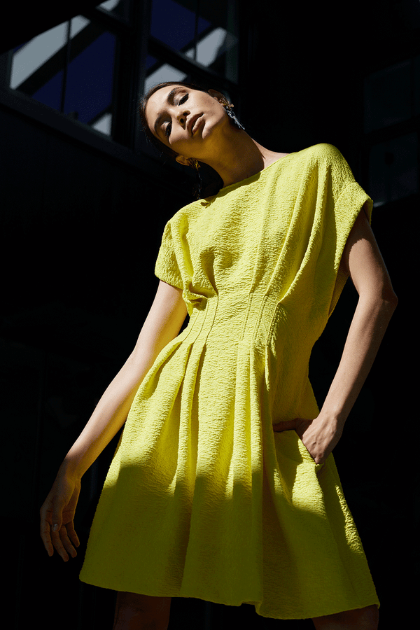 natori Stretch Texture Jacquard Pleated Dress Limoncello
