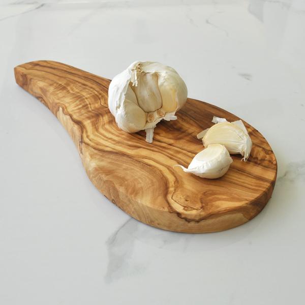 naturally med Olive Wood Garlic Board with Handle