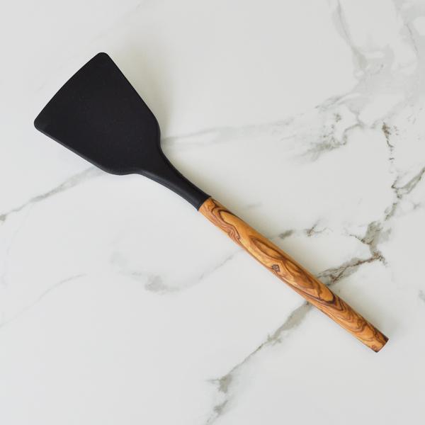 naturally med Silicone Turner (Black) with Olive Wood Handle – 12″