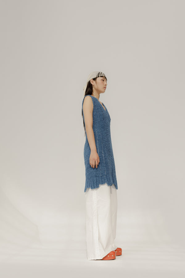 natyoural Sleeveless deep V neck dress YG050