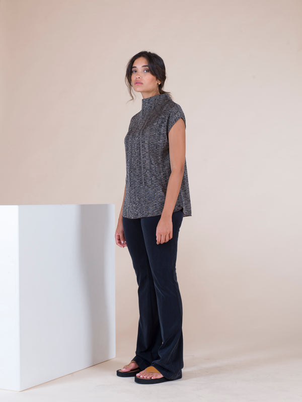 Natyoural Sleeveless Shirt In Pure Viscose YF036