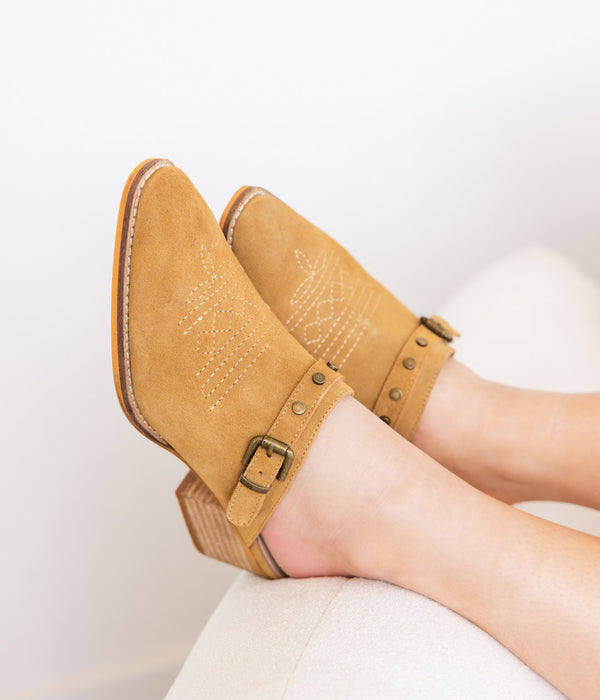 naughty monkey Drancy Western Mule in Tan