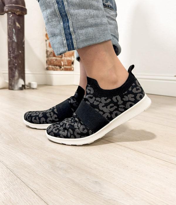 naughty monkey Jia Knit Sneaker in Black