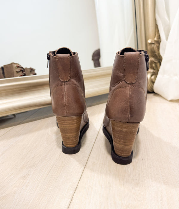 Naughty Monkey Joana Boot In Taupe