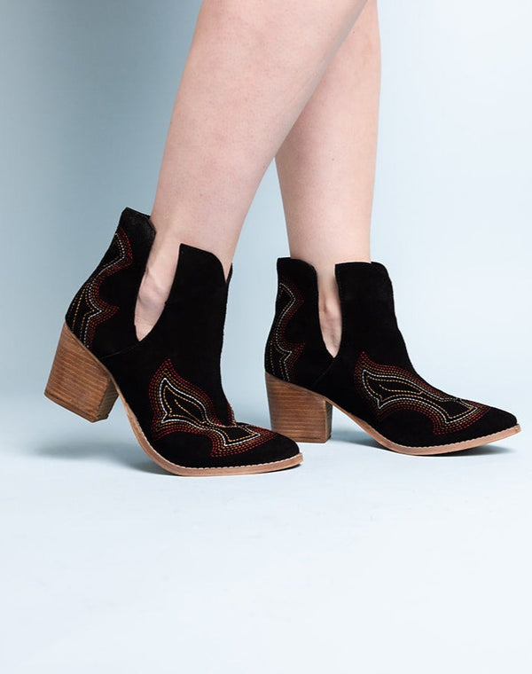 naughty monkey Journee Ankle Boots in Black