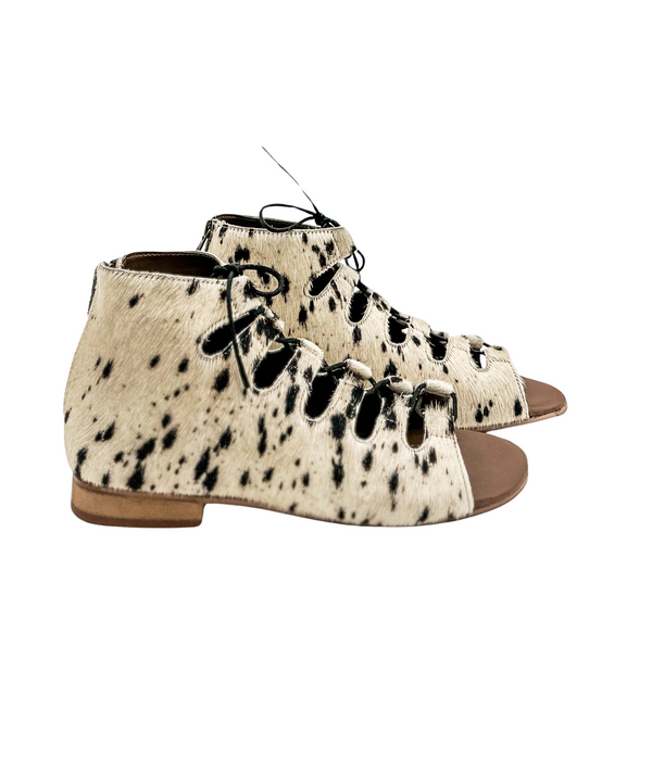 Naughty Monkey Nola Sandals In Black And White