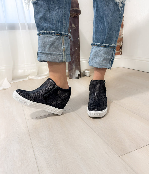 naughty monkey Timmibelle Wedge Sneaker in Black