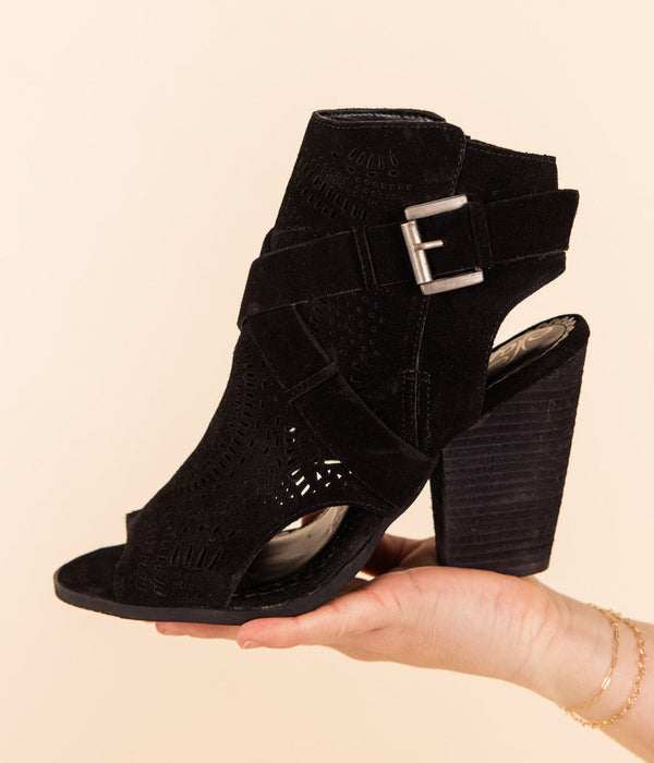 Naughty Monkey Zuzanna Heeled Sandal In Black