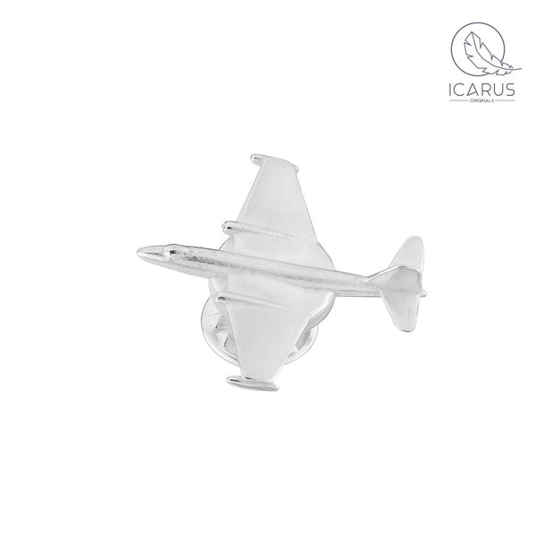 nauticalia RAF Scampton Canberra WJ992 Pin Badge