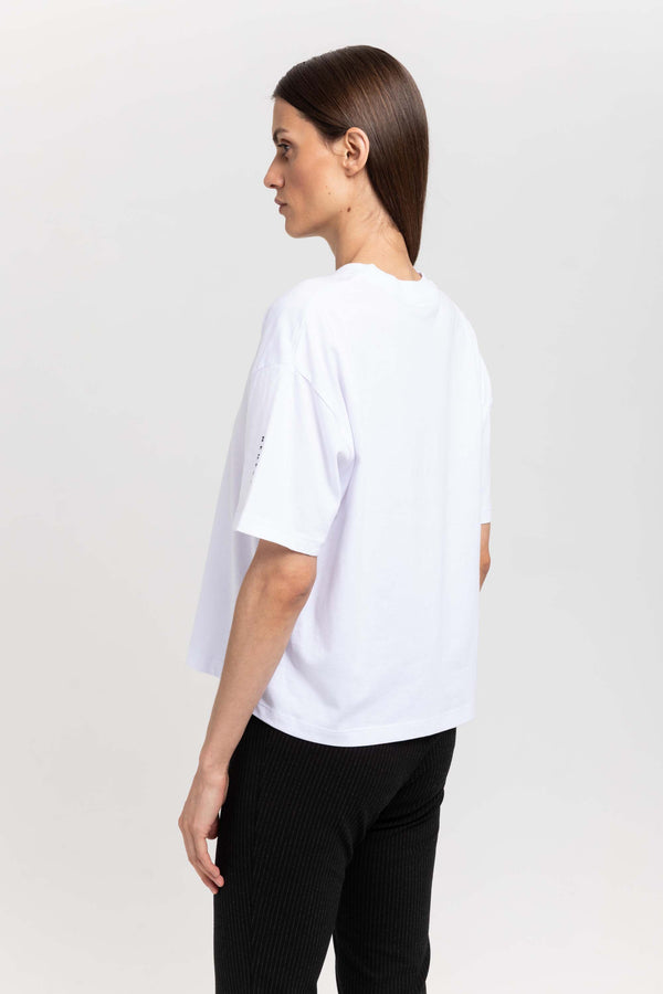 Nehera 'LOGO SLEEVE' White Cotton Boxy Fit T-shirt