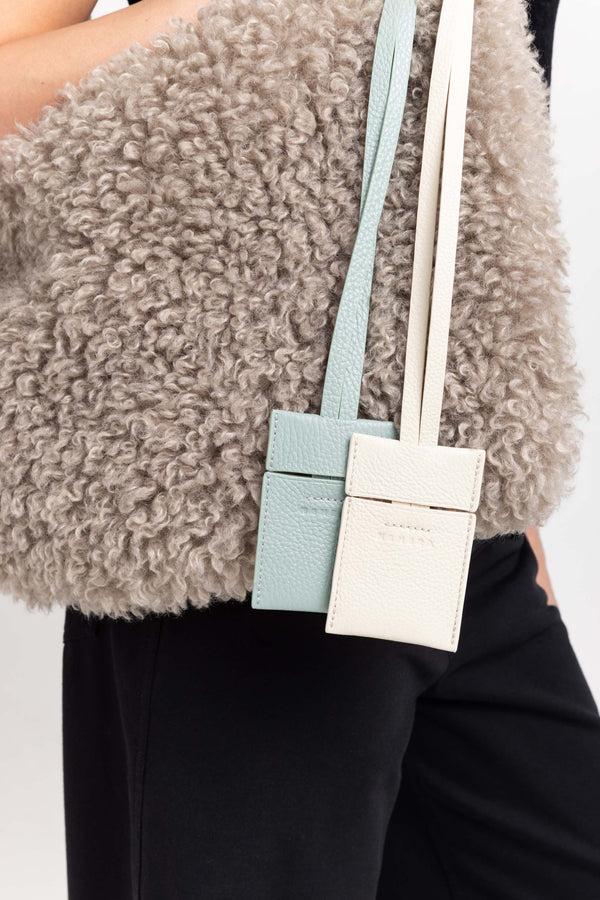 nehera Mint leather card holder