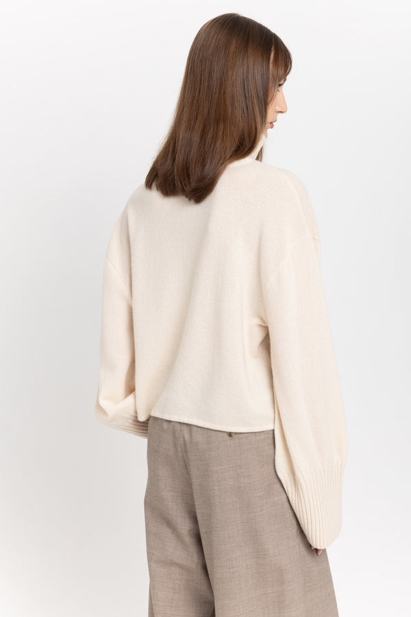 Nehera Pearl White Cashmere Boxy Cropped Turtleneck