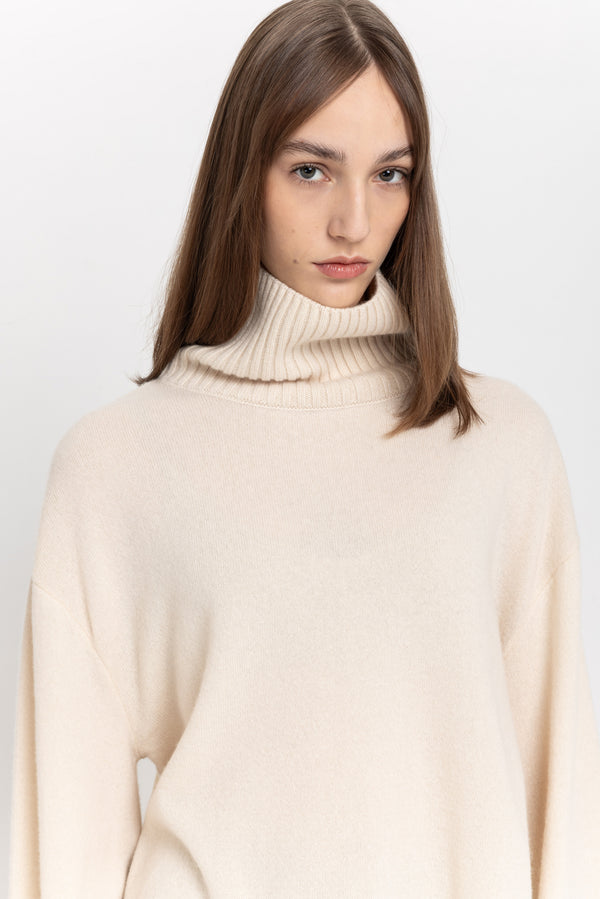 Nehera Pearl White Cashmere Boxy Cropped Turtleneck