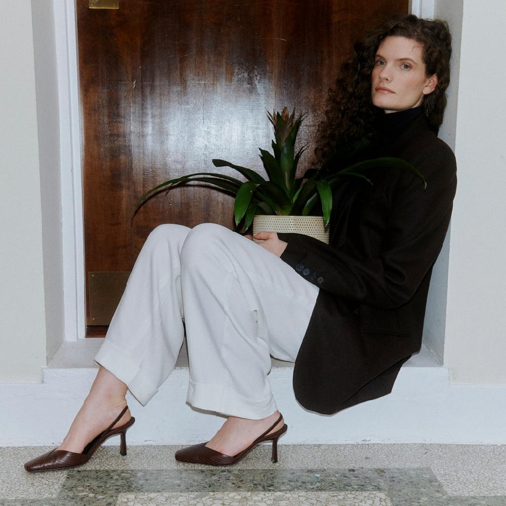 Neous Dilmun Womens Slingback Pumps Dark Chocolate