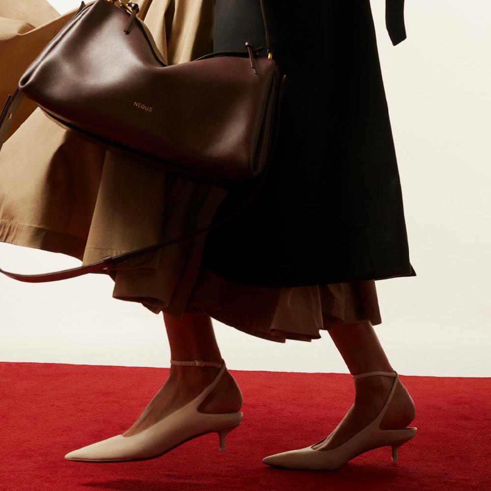 Neous Fornax Leather Red Pumps Red