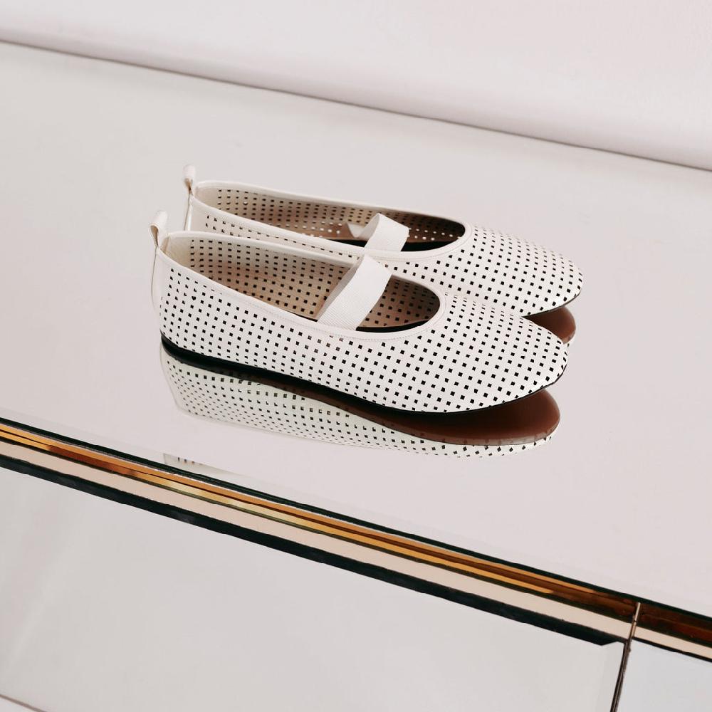Neous HOMAM Flat Womens Pumps CREAM/ BLACK