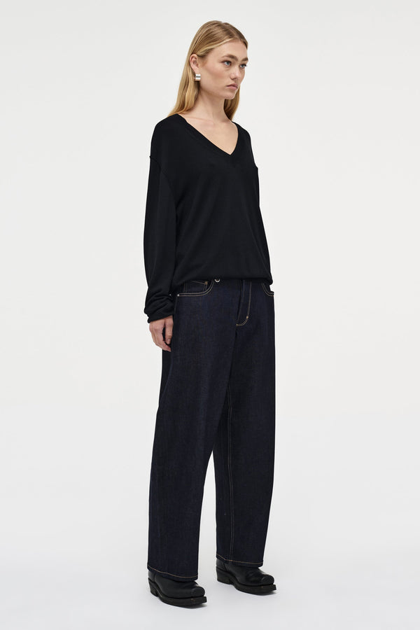 Neuw Lili V Neck Sweater - Black