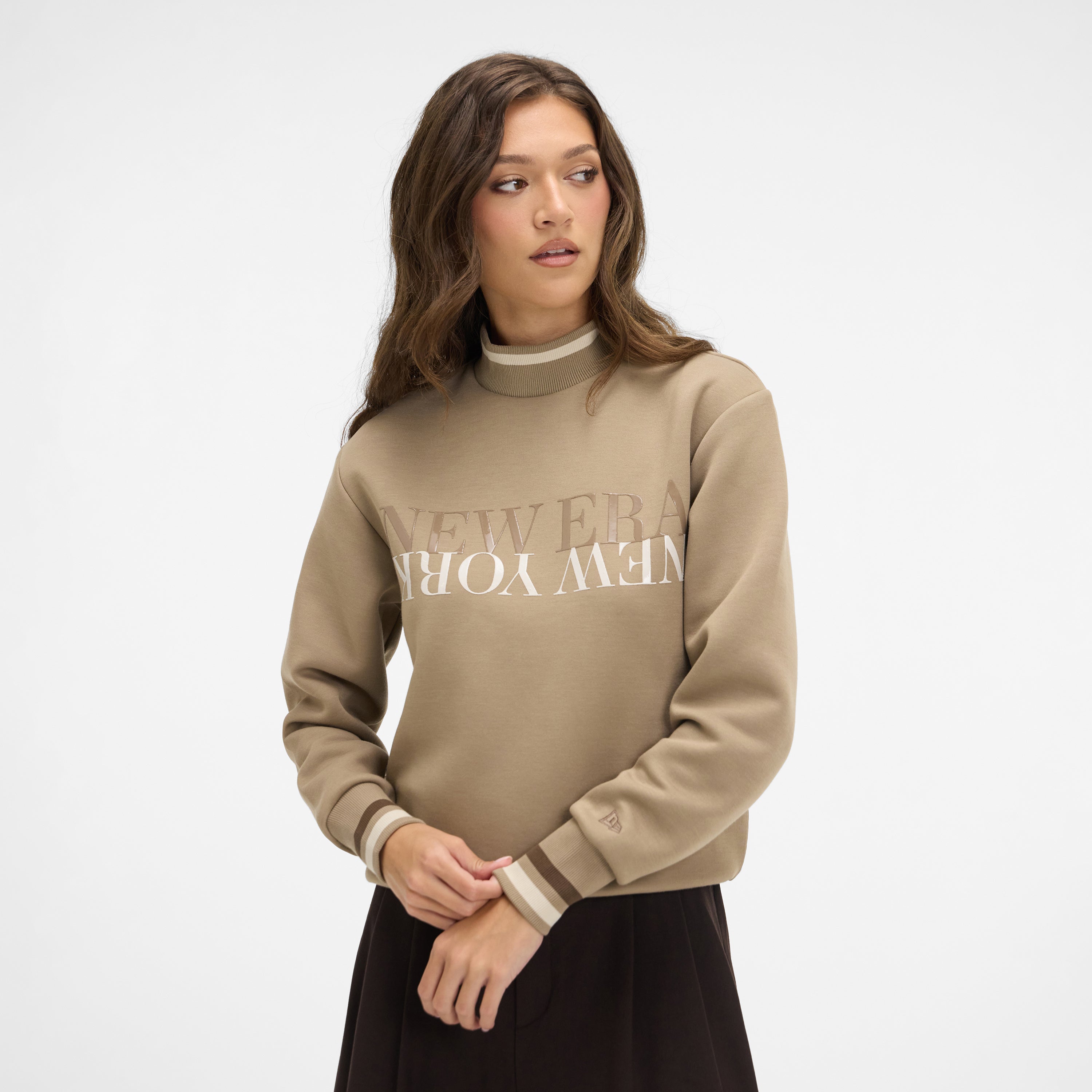 new era Tech Sweat Beige Mockneck