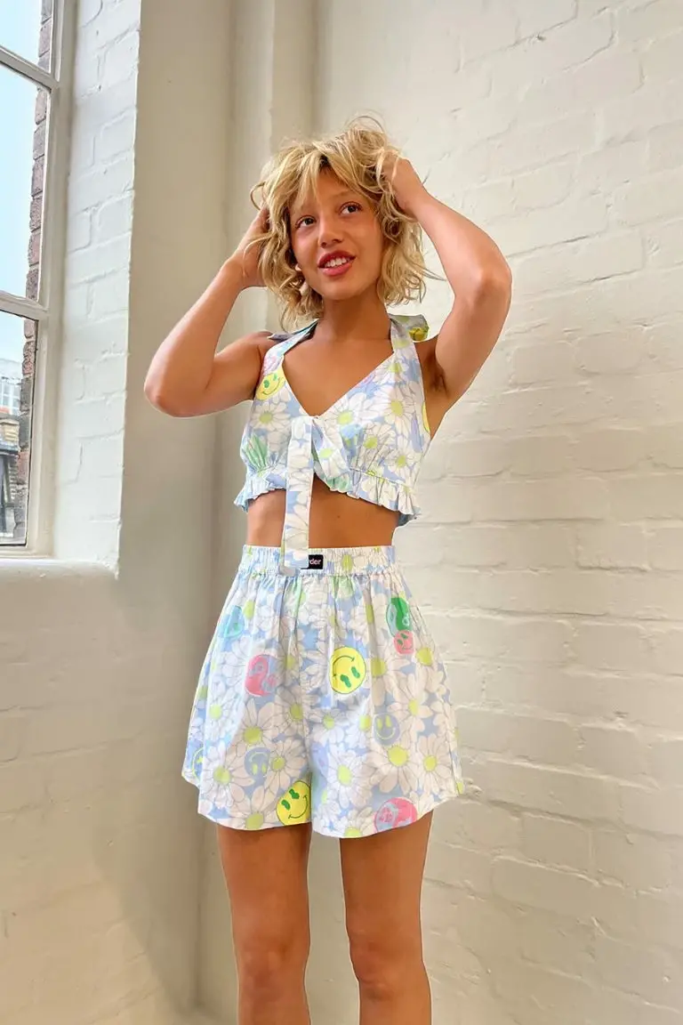 New Girl Order 0 NEW IN SMILEY YIN YANG FLORAL SHORTS