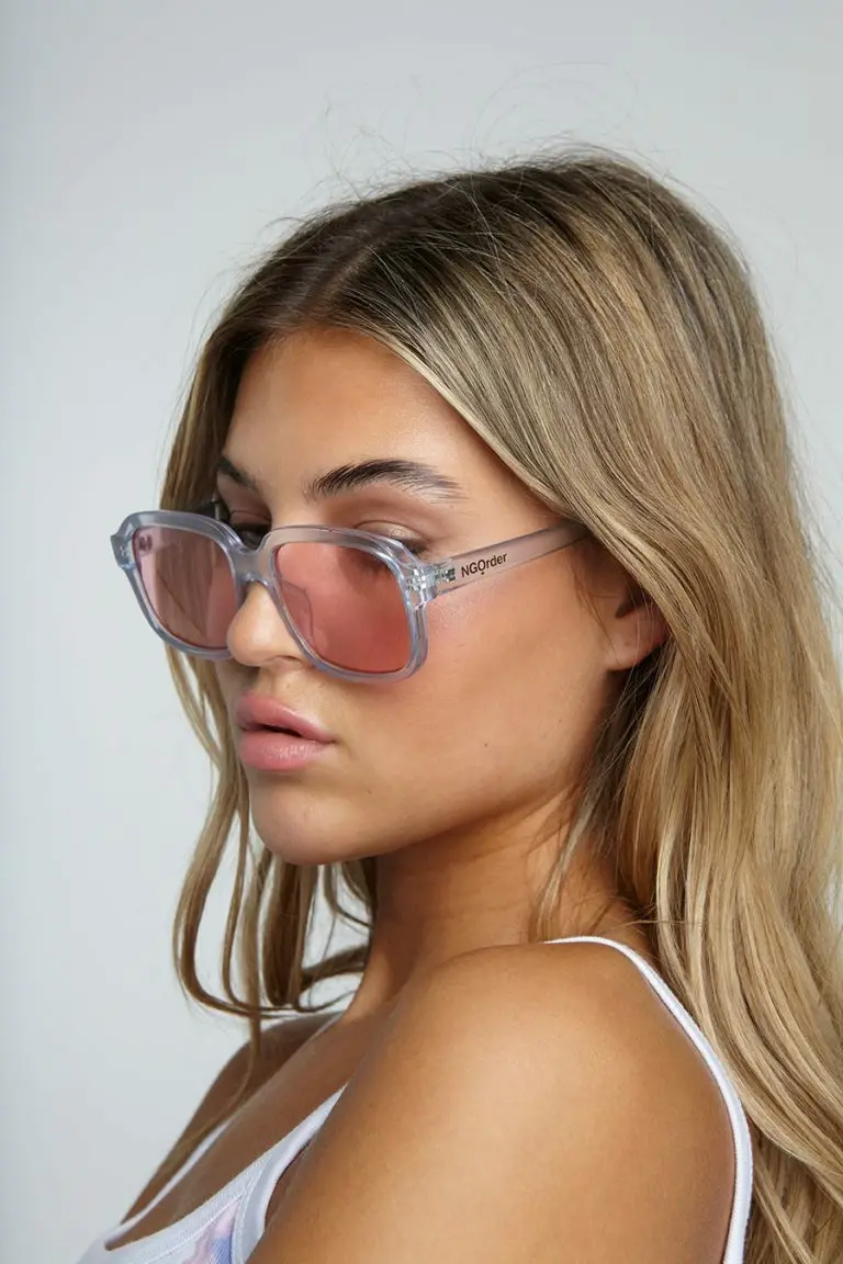 New Girl Order New Girl Order 70S SQUARE SUNGLASSES IN BLUE WITH PINK LENS