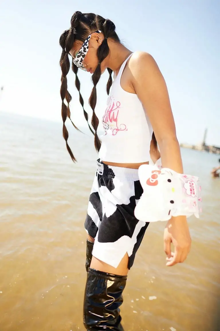 New Girl Order New Girl Order HELLO KITTY GRAFFITI TANK