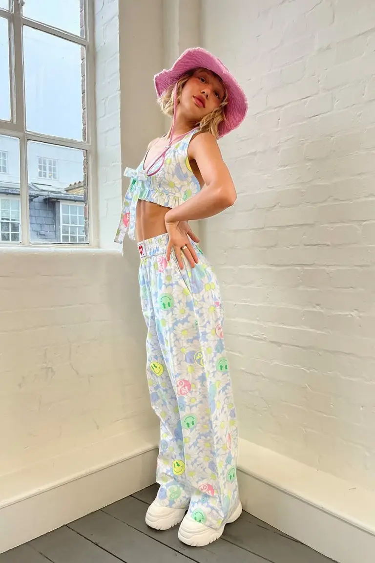 new girl order New Girl Order NEW IN SMILEY YIN YANG FLORAL CHEF PANT