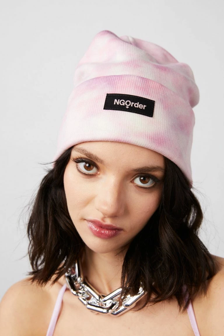 new girl order New Girl Order RIBBED TIE DYE BEANIE WITH BADGE DETAIL – LIGHT PINK
