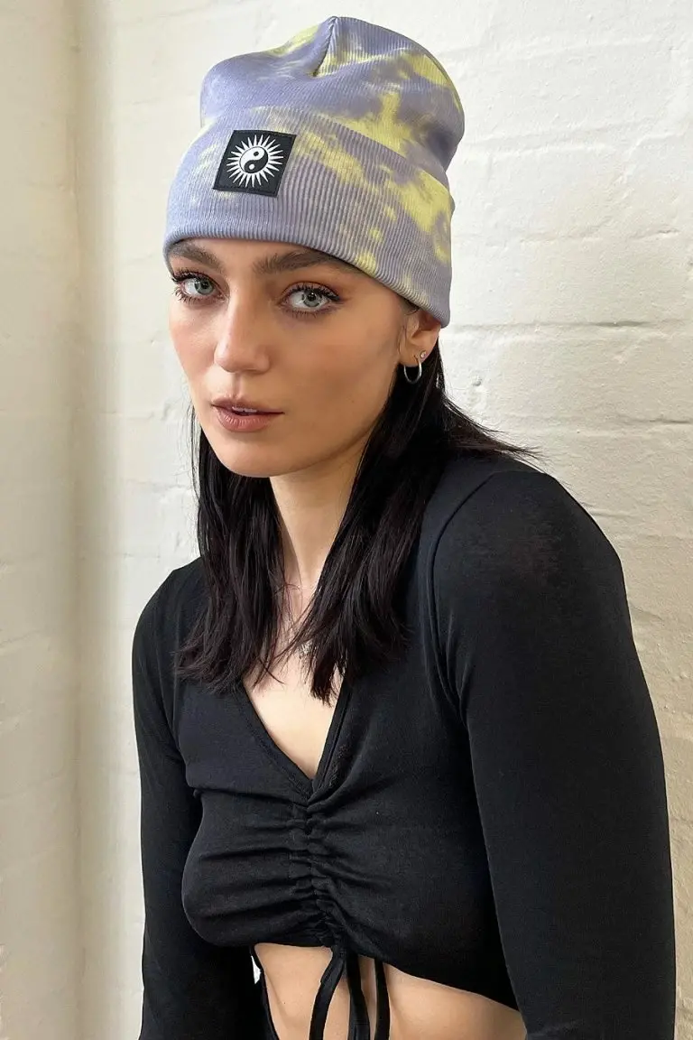 new girl order New Girl Order RIBBED TIE DYE BEANIE WITH BADGE DETAIL – GREEN