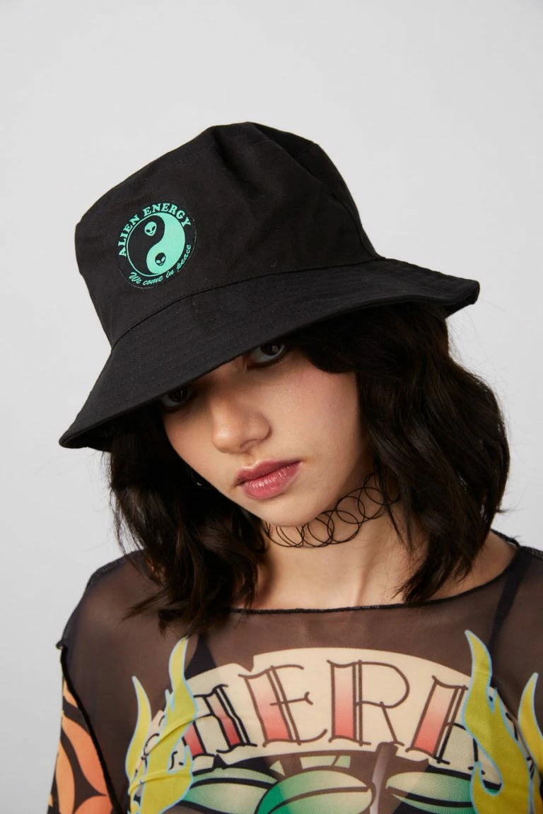 New Girl Order New Girl Order Tops BUCKET HAT WITH YING & YANG EMBROIDERY – BLACK