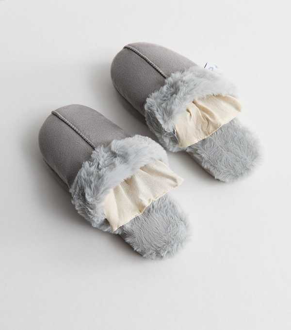 New Look Aroma Home Grey Faux Shearling Slippers With Microwavable Inserts