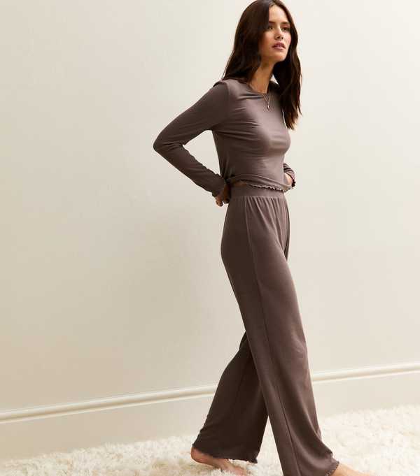 New Look Dark Brown Ribbed Jersey Long Sleeve Top And Trousers Pyjama Set