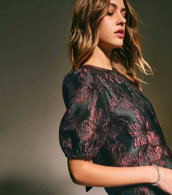 new look Dark Burgundy Floral Jacquard Short Sleeve Top